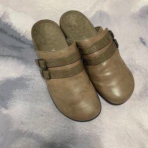 Vionic Bedford Slip On Mules Clog Woman Size 9